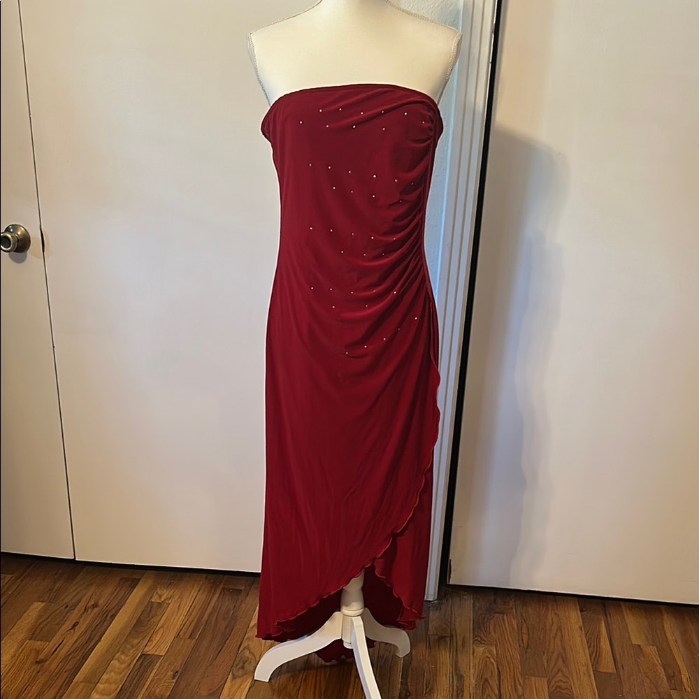 Elegant Red Strapless Dress